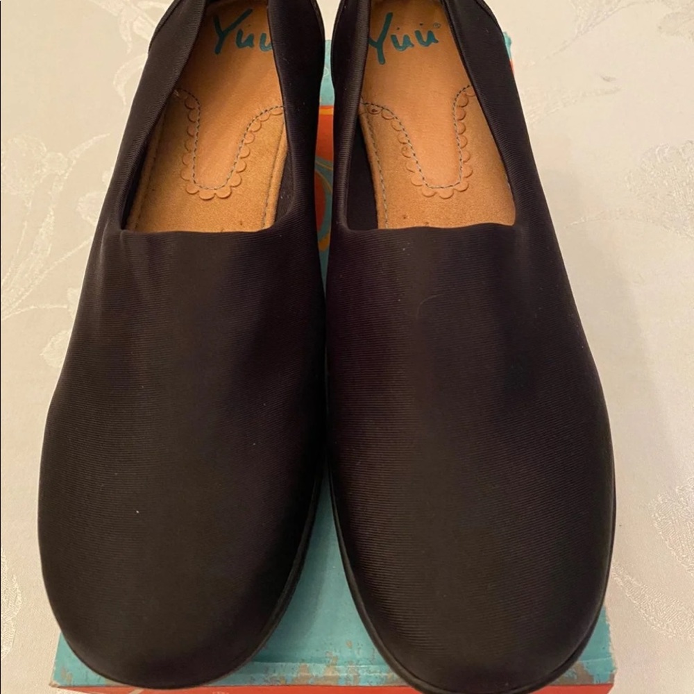 YUU Slip-On Comfy Shoes